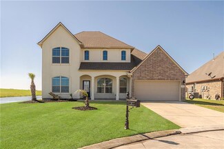 524 Lakeshore Village Ln, Slidell, LA 70461