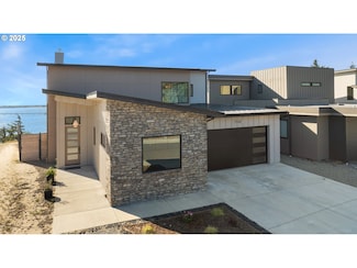 1940 Pacific View Ln, Coos Bay, OR 97420