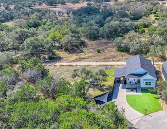 15 Sweetwater Cir, Wimberley, TX 78676