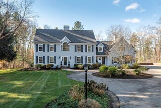8 Church St, Dover, MA 02030