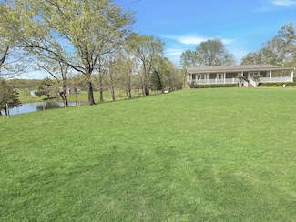 960 Antioch Rd, Dover, TN 37058