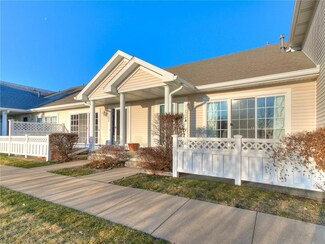 4425 Mills Civic Pkwy Unit 102, West Des Moines, IA 50265