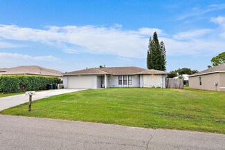 622 SW Hogan St, Port Saint Lucie, FL 34983