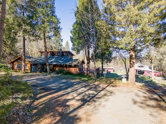 1956 E Fork Rd, Williams, OR 97544