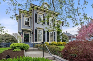 102 Touro St, Newport, RI 02840