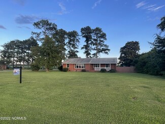 2806 McDaniel Gray Rd, Kinston, NC 28501
