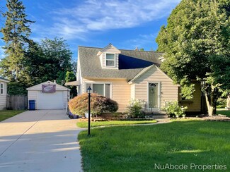 2124 7th St NW, Grand Rapids, MI 49504