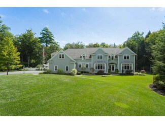17 Squier Dr, North Hampton, NH 03862