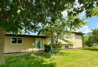 14 Monterey Dr, Kincheloe, MI 49788