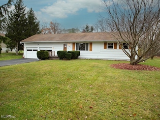 12601 Hovey Dr, Chesterland, OH 44026