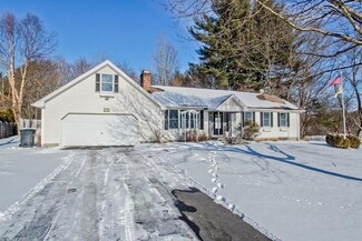 2 Hillside Meadows Dr, Southampton, MA 01073