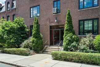 17 Monmouth Ct Unit 6, Brookline, MA 02446