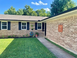 1622 Village Dr, Norman, OK 73071