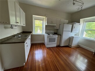 26 Ayrault St Unit 3, Newport, RI 02840