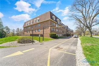 4343 W Bancroft St, Ottawa Hills, OH 43615