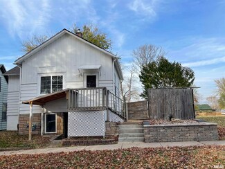 1125 10th Ave, Rock Island, IL 61201