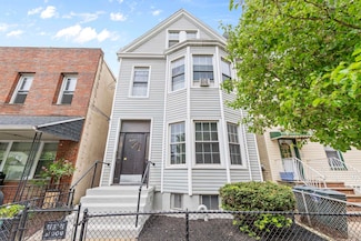 319 44th St, Union City, NJ 07087