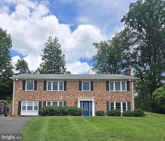 8217 Cindy Ln, Bethesda, MD 20817