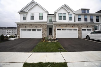 85 Mustang Dr, Manalapan Township, NJ 07726