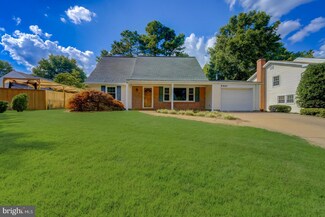 5410 Dunsmore Rd, Alexandria, VA 22315