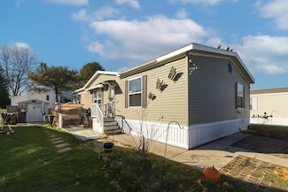 330 Oak Ridge St, Mason, MI 48854