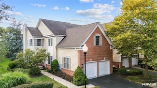 26 Chestnut Ct, Cedar Grove, NJ 07009