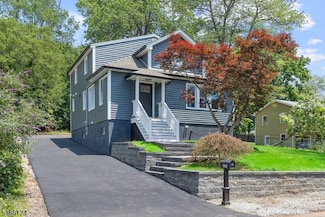 234 High St, Stirling, NJ 07980