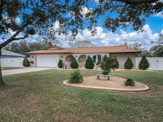 7517 Honeysuckle Dr, Sebring, FL 33876