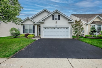 16 Kingston Dr, Jackson, NJ 08527