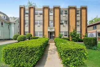 377 Park St Unit C, Hackensack, NJ 07601