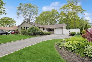 61 Lucille Dr, Sayville, NY 11782