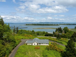93685 Macey Dr, Astoria, OR 97103