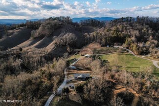 138 Peak Ln, Clinton, TN 37716