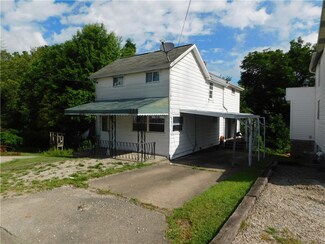 26 Sycamore St, Uniontown, PA 15401