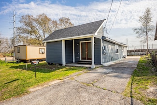 1104 1st St, Galena Park, TX 77547