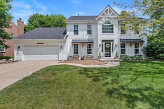 W63N1012 Holly Ln, Cedarburg, WI 53012