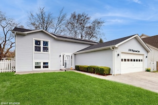 2080 Maplewood Cir, Naperville, IL 60563