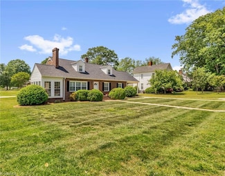 318 S Fayetteville St, Liberty, NC 27298