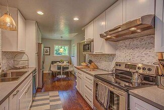 21 Willow Rd Unit 21, Menlo Park, CA 94025