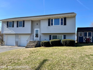 15 Toc Dr, Highland, NY 12528