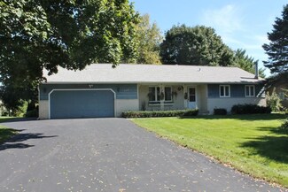 117 W Ridge Cir, Cambridge, WI 53523