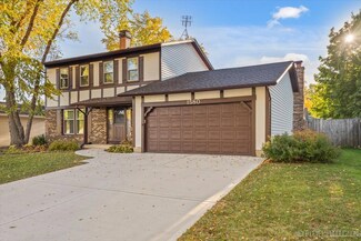 1580 Sycamore Ln, Aurora, IL 60504