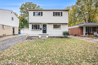 4558 Universal St, Dearborn Heights, MI 48125