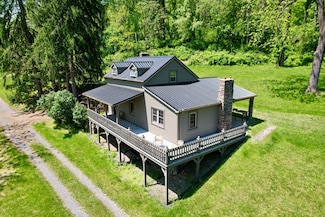 426 Hemlock Rd, Williamsburg, PA 16693