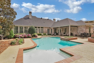 1123 Waters Edge Cir, Shreveport, LA 71106
