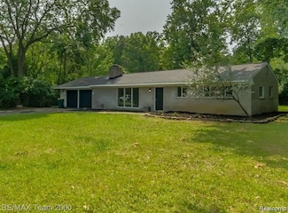 28045 W Greenmeadow Cir, Farmington Hills, MI 48334