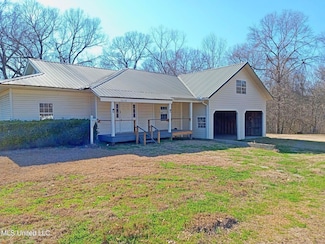 9219 Anding Oil City Rd, Bentonia, MS 39040