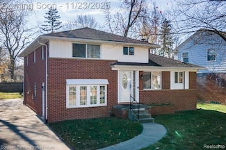 17377 Avilla Blvd, Lathrup Village, MI 48076