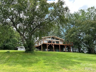 61 Magnolia Dr, Canton, NC 28716