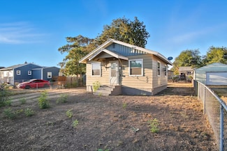 2323 E Rich Ave, Spokane, WA 99207